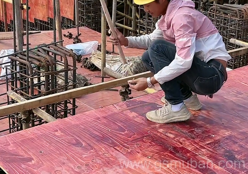 紅模板廠有哪些?各類建筑紅模板材質比較